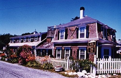 Sea Breeze Inn Hyannis Port Exterior photo